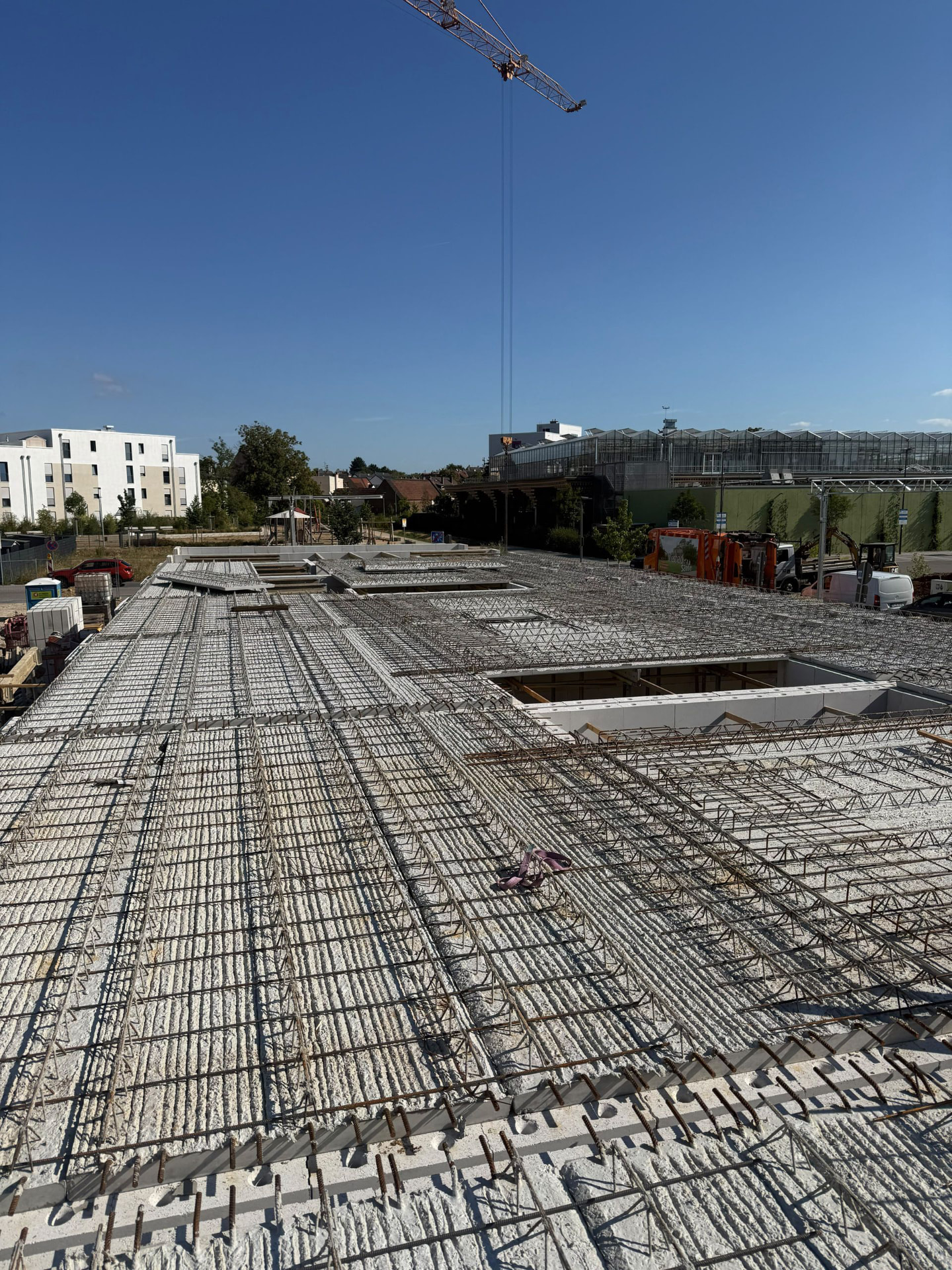 Luftaufnahme einer Bewehrungsmatte vor der Betonage